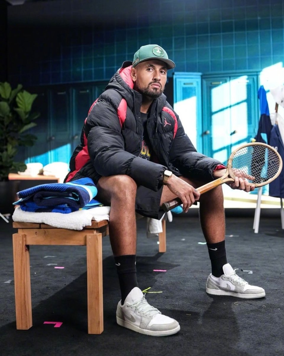 西班牙网球队逆转意大利网球队，克耶高斯高光表现的简单介绍