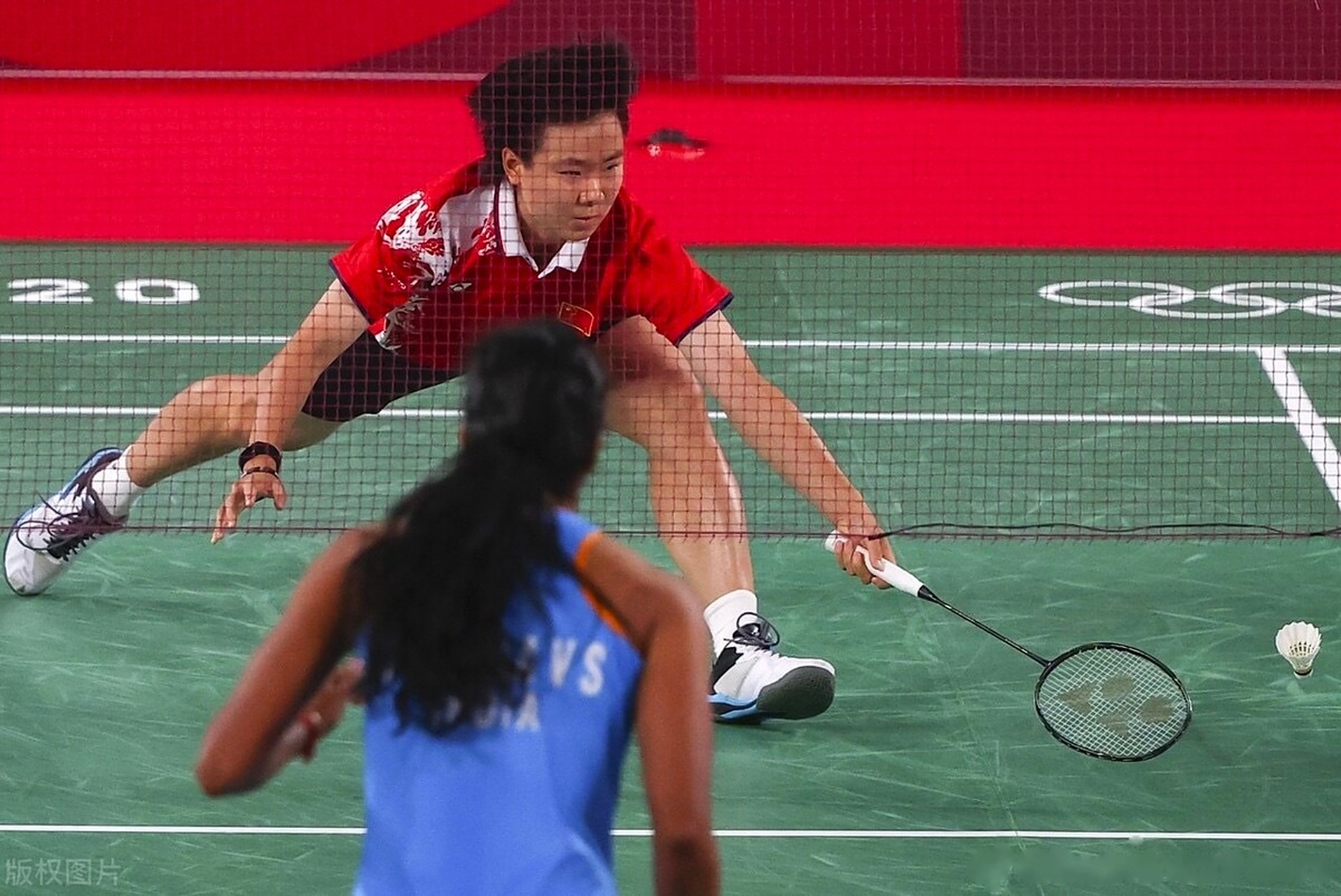 日本羽毛球队逆转英格兰羽毛球队,辛杜关键制胜 日本羽毛球队逆转英格兰羽毛球队,辛杜关键制胜