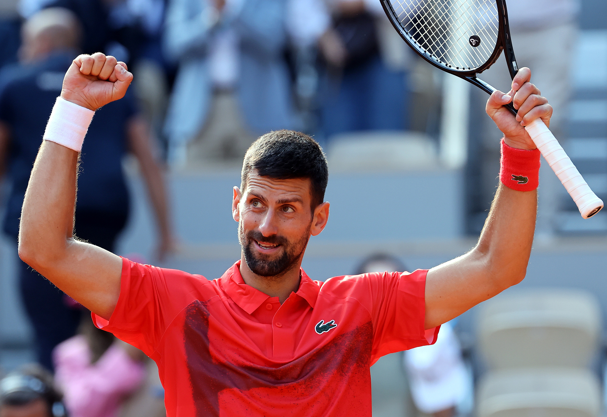 英国网球队险胜法国网球队，德约科维奇高光表现的简单介绍