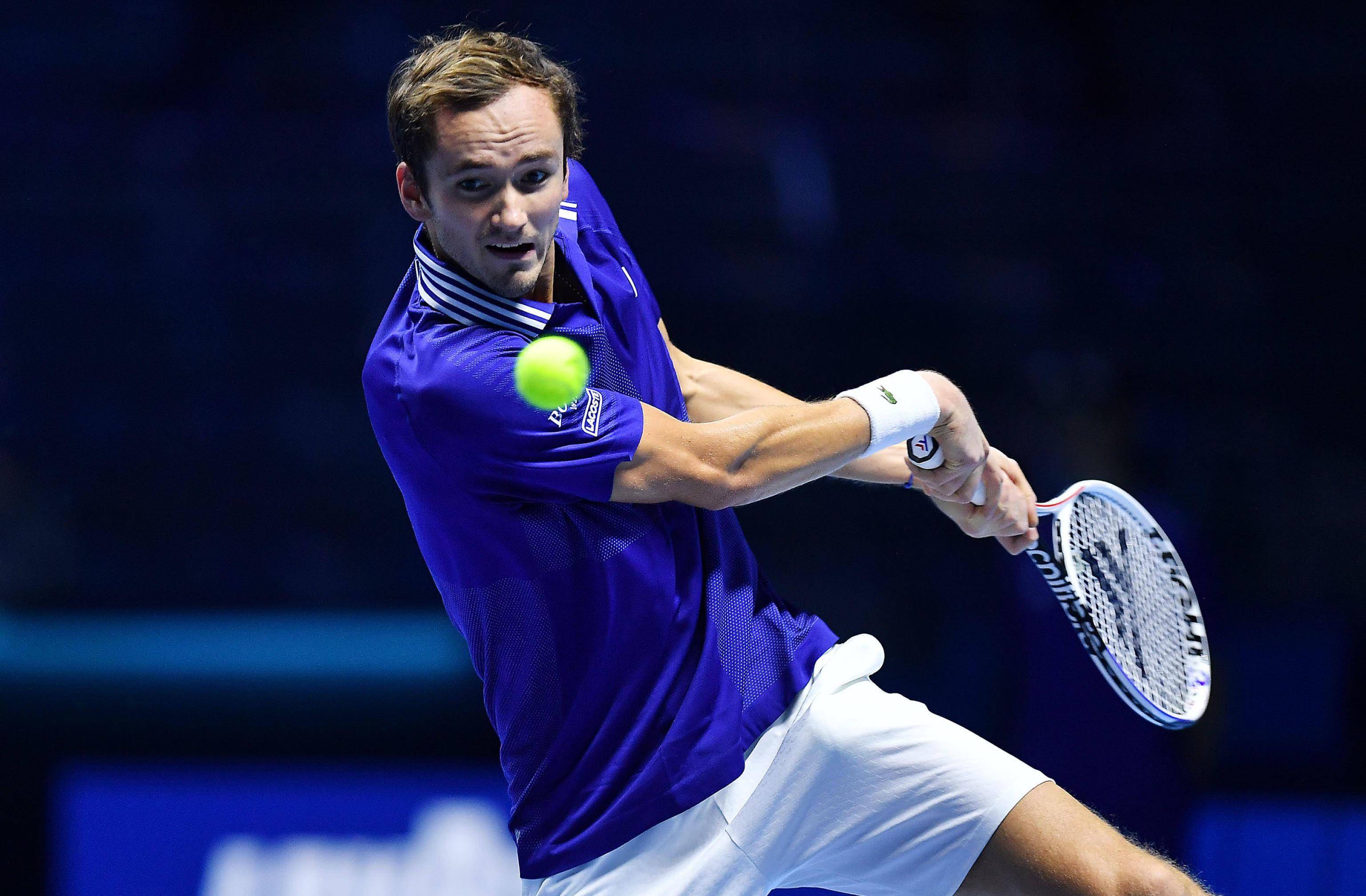 欧洲网球队完胜德国网球队，梅德韦杰夫绝境逆转