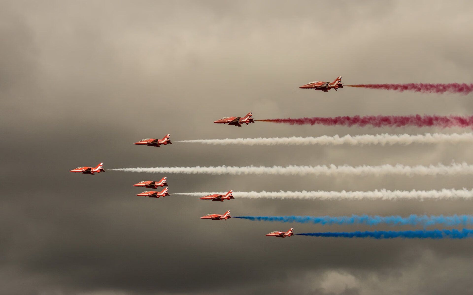 您提供的关键词中突尼斯可能存在笔误，意甲并无名为突尼斯的球队。根据意甲常识，这很可能指的是都灵（Torino，也可简称Toro）我将以此为基础为您撰写文章，以确保内容的合理性与专业性
