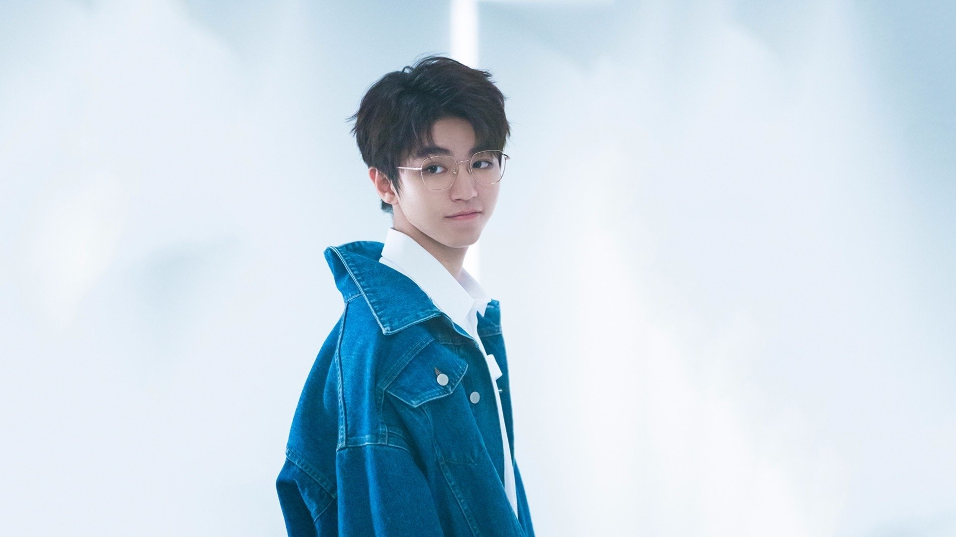 跨界双雄，黄蜂制霸新疆队，库里在欧冠半决赛接管比赛