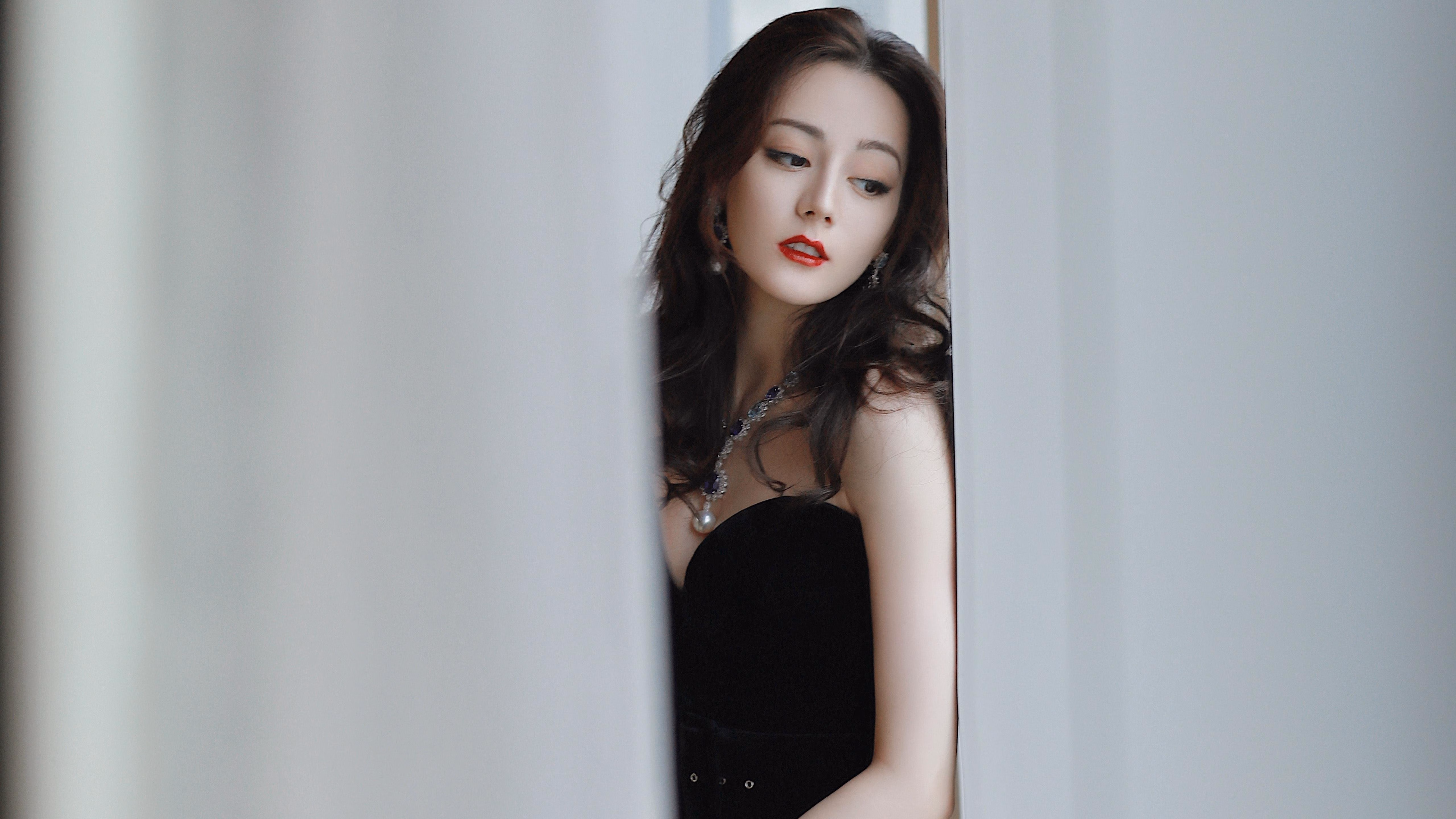 终场前3.2秒，他将自己抛向空中，范弗利特以不可能的弧线，为开拓者写下新注脚