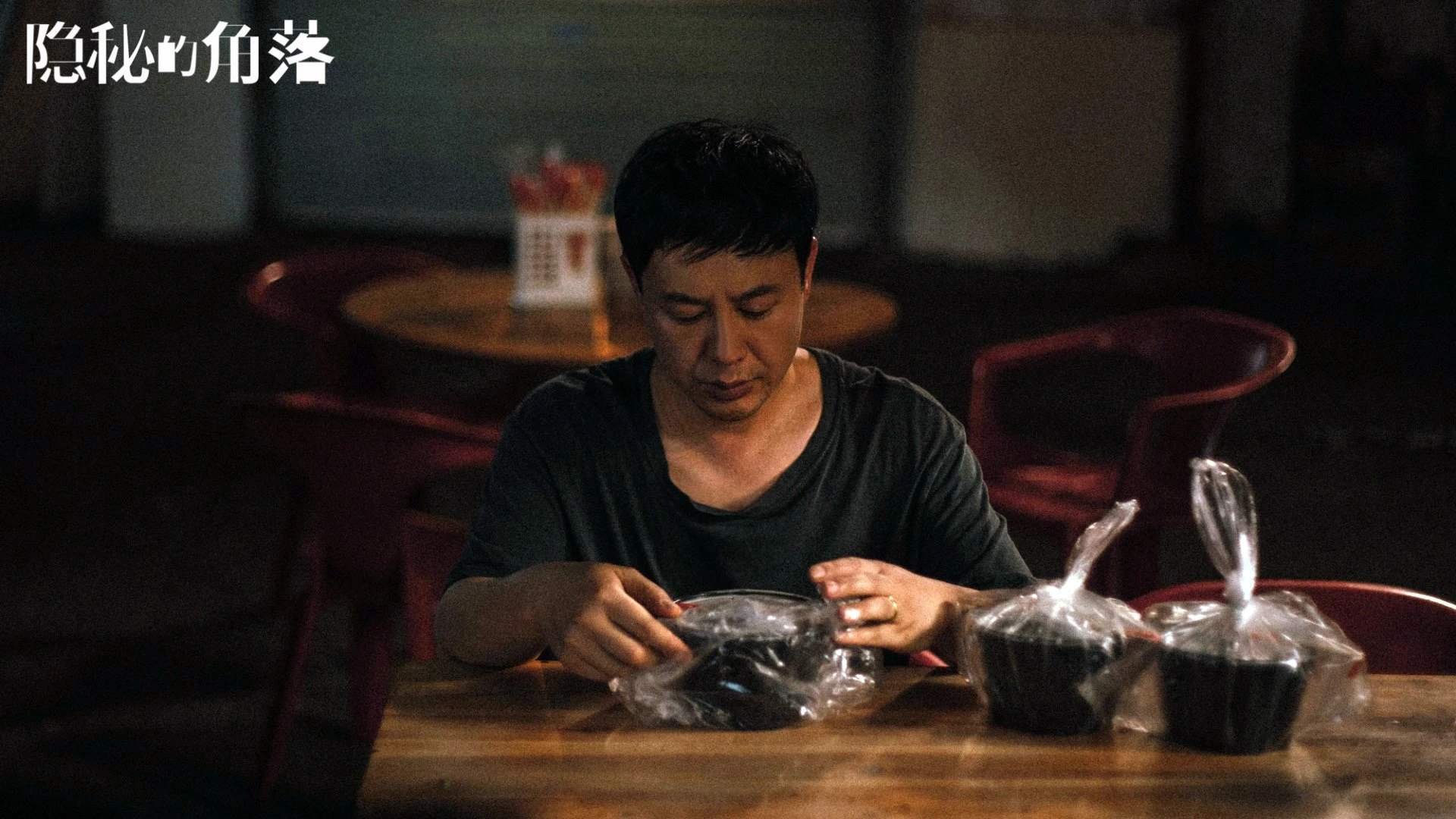 黑马崛起，2026世界杯喀麦隆血洗法国，莱万独舞难挽败局